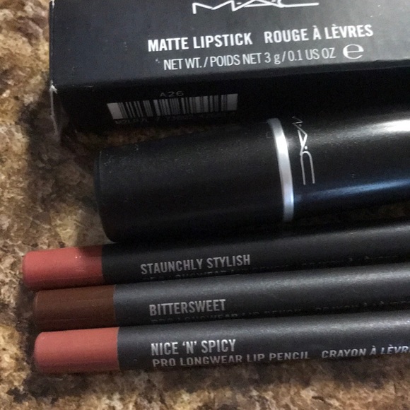 MAC Bundle - Picture 2 of 4